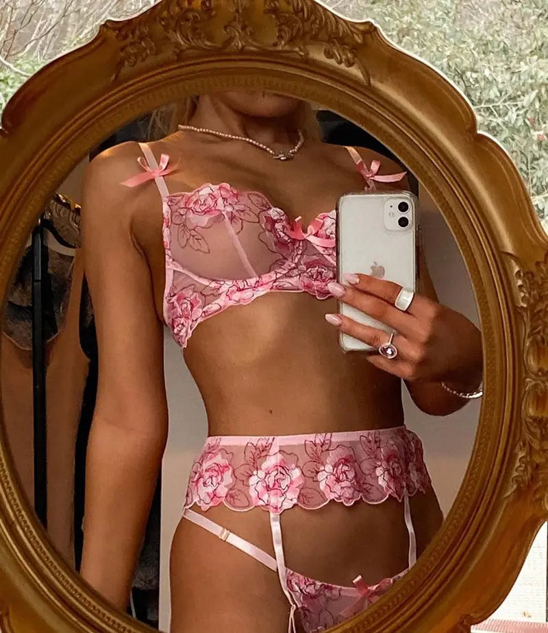 SFY1070 Sexy Lace Satin Homewear Set Women Lingerie Sleepwear Wireless Bra Camisole Homesuit Bowknot Shorts Set Nightgowns Robe